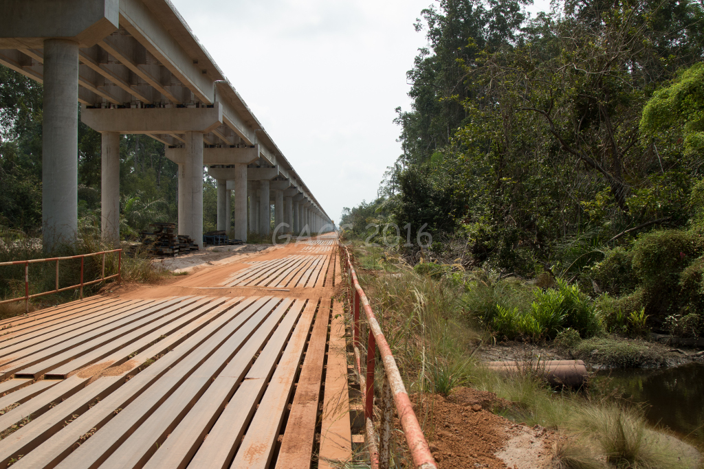 Pont sur l'Oguoué